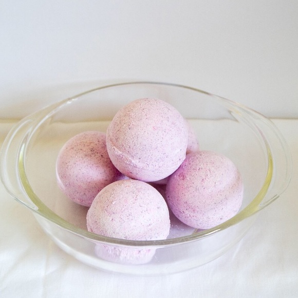 3 Vanilla Rose petals bath bomb fizzy set bombs - Picture 6 of 8